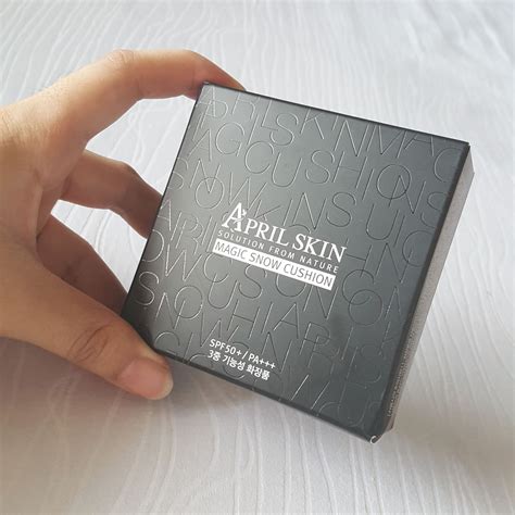 The Benefits of Using April Skin Magic Snow Cushion in Your Daily Makeup Routine